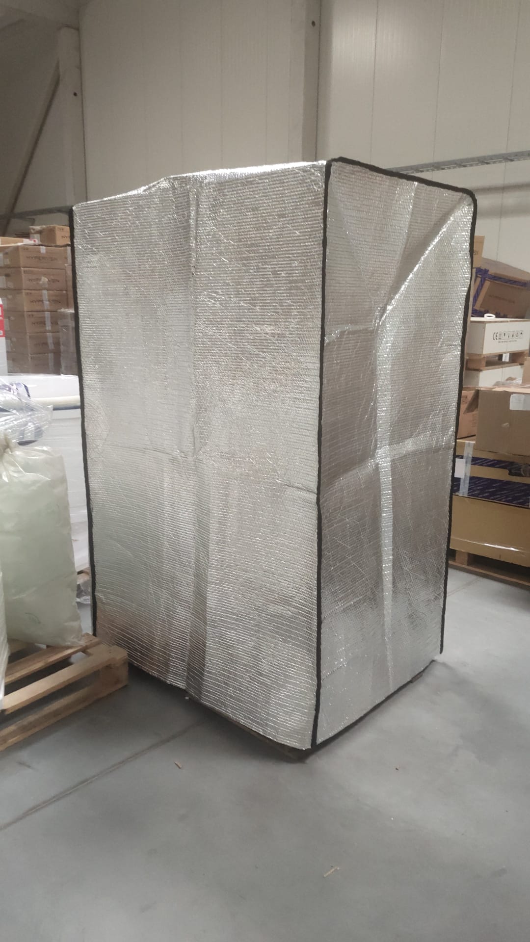 Palečių užvalkalai (pallet covers) Terminė, apsauginė pakuotė. Palečių uždangalai